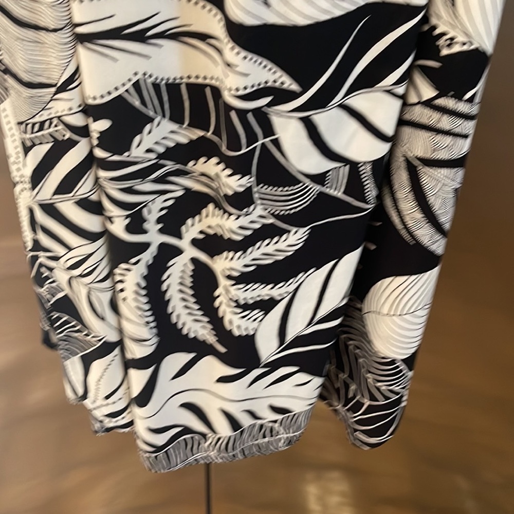 Farm Rio dress. - Picture 9 of 9